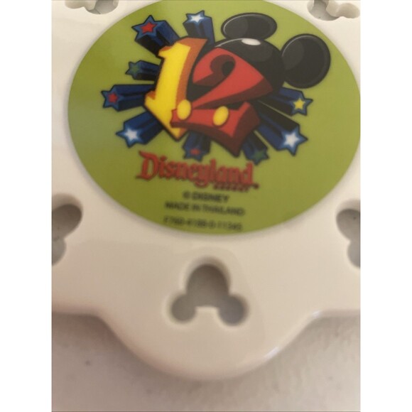 Disneyland 2012 Collectors Snowflake Ornament Authentic Disney Parks Disneyland - Picture 5 of 6